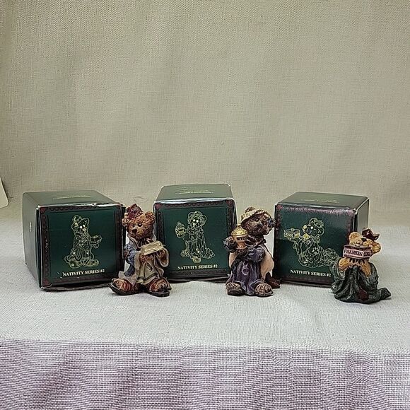 Boyds Bears Collection; 3 Kings bringing Myrrh; Incense, Gold; 1995; 2 from 1996 - Picture 1 of 10